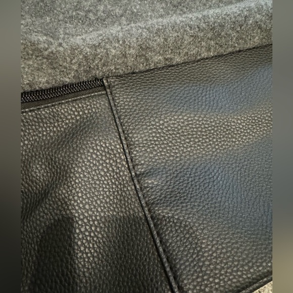 DSW 2 large travel luggage tote,duffle, gym, dance bags grey brand NEW - Picture 3 of 9